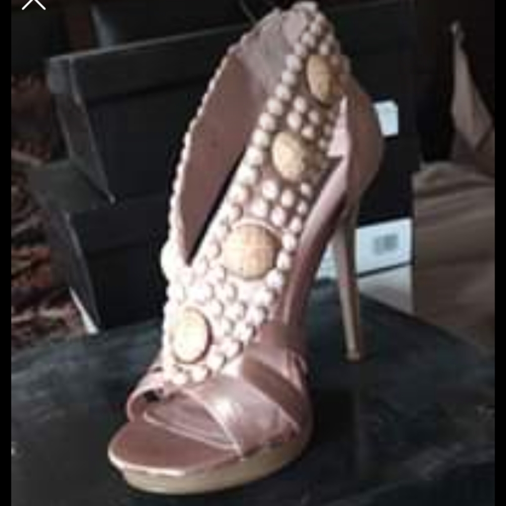 Beaded sandal heel